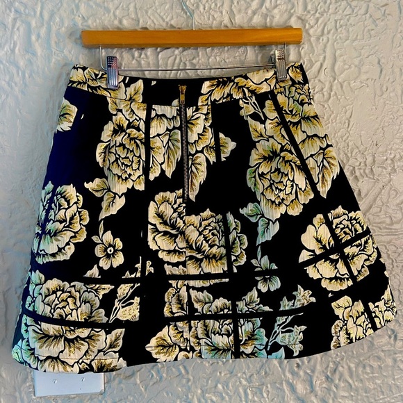 “GB” Gianni Bini skater skirt w/ gold flowers - Picture 2 of 6